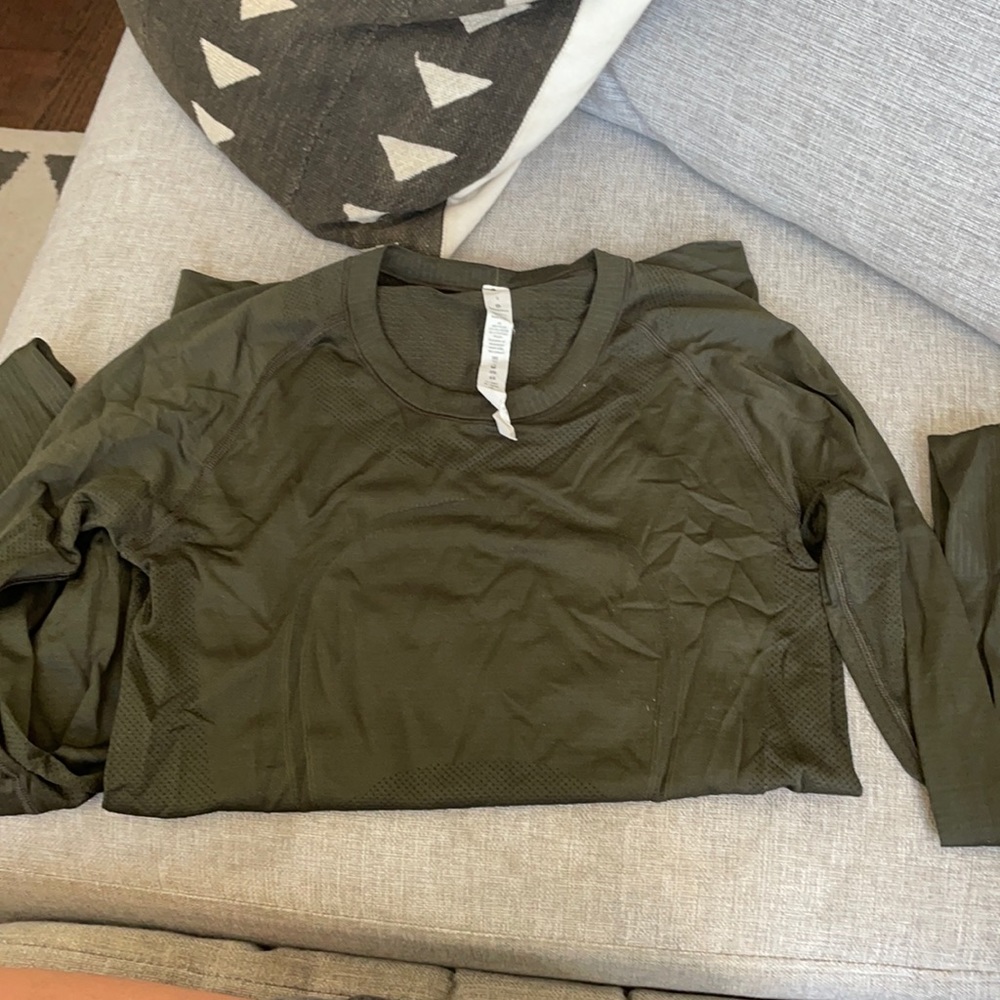Lululemon Swiftly Tech Long Sleeve Crew